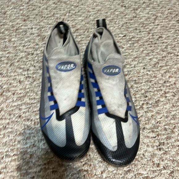 Nike football cleats - Picture 2 of 3